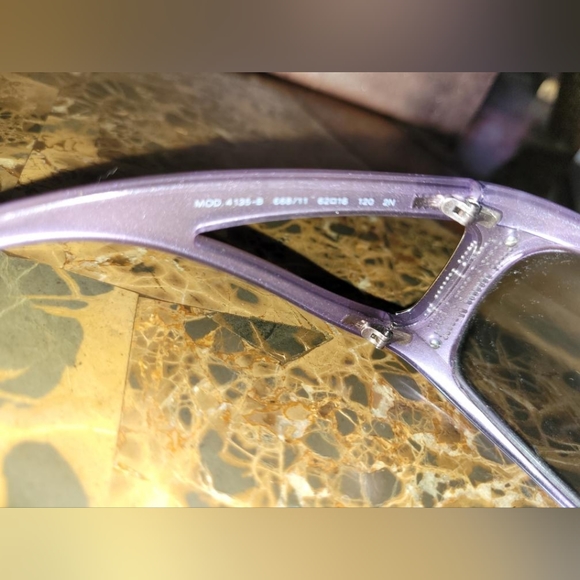 Versace sunnies with box - Picture 4 of 8